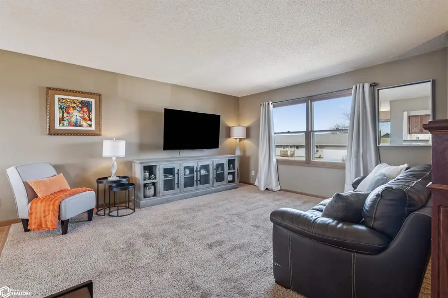 601 Newcastle, Marshalltown, IA 50158 - #3