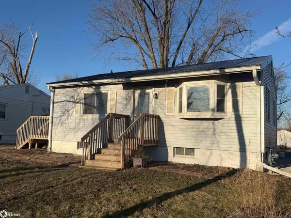 512 Sharon Avenue, Marshalltown, IA 50158