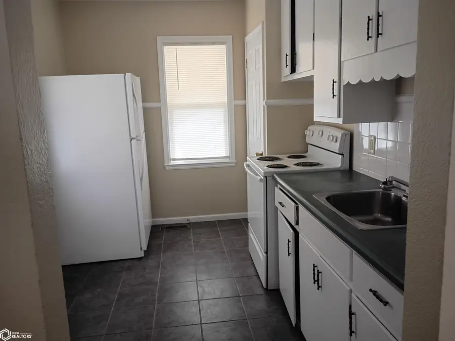1223 N Fellows Street, Ottumwa, IA 52501 - #3