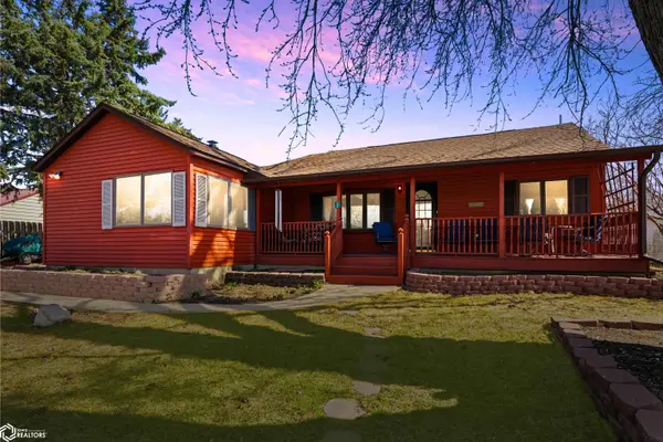 2745 Pickering Drive, Marshalltown, IA 50158