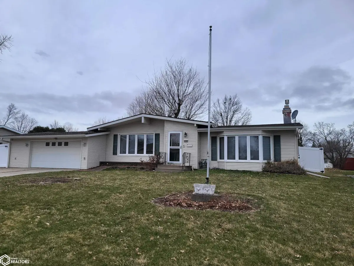 2109 S 5th Street, Marshalltown, IA 50158 - #1