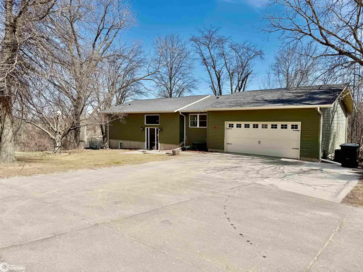 2316 Newport Avenue, Oskaloosa, IA 52577 - #1