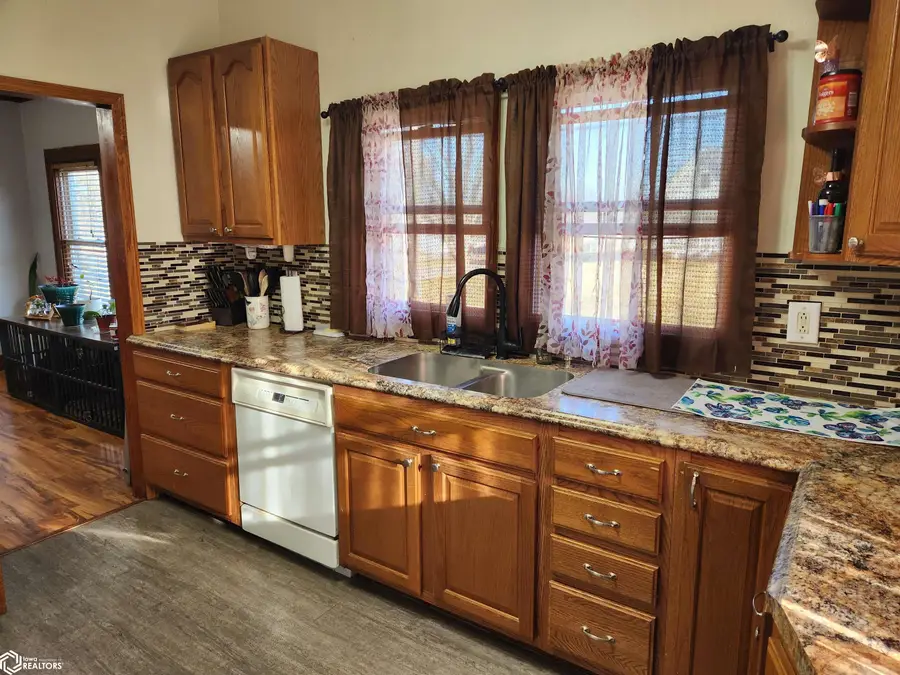 810 Harmon Street, Tama, IA 52339 - #2