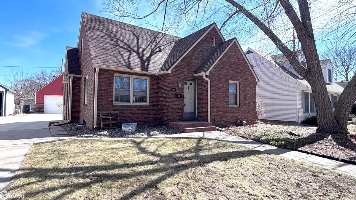 209 S Tennessee Avenue, Mason City, IA 50401 - #1