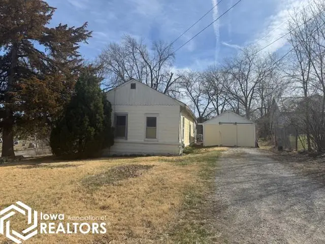 300 E Stone Avenue, Fairfield, IA 52556 - #3