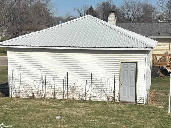 106 N Center Street, Toledo, IA 50234