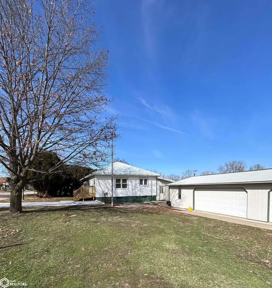 106 N Center Street, Toledo, IA 50234 - #2