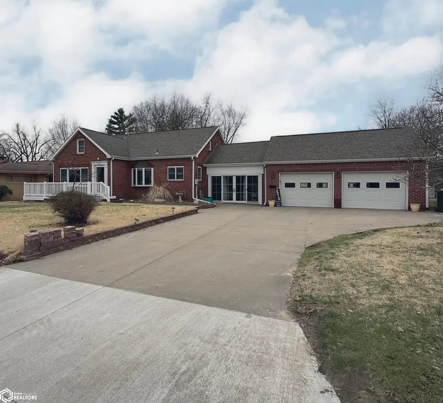 2210 Grand Avenue, Keokuk, IA 52632 - #2