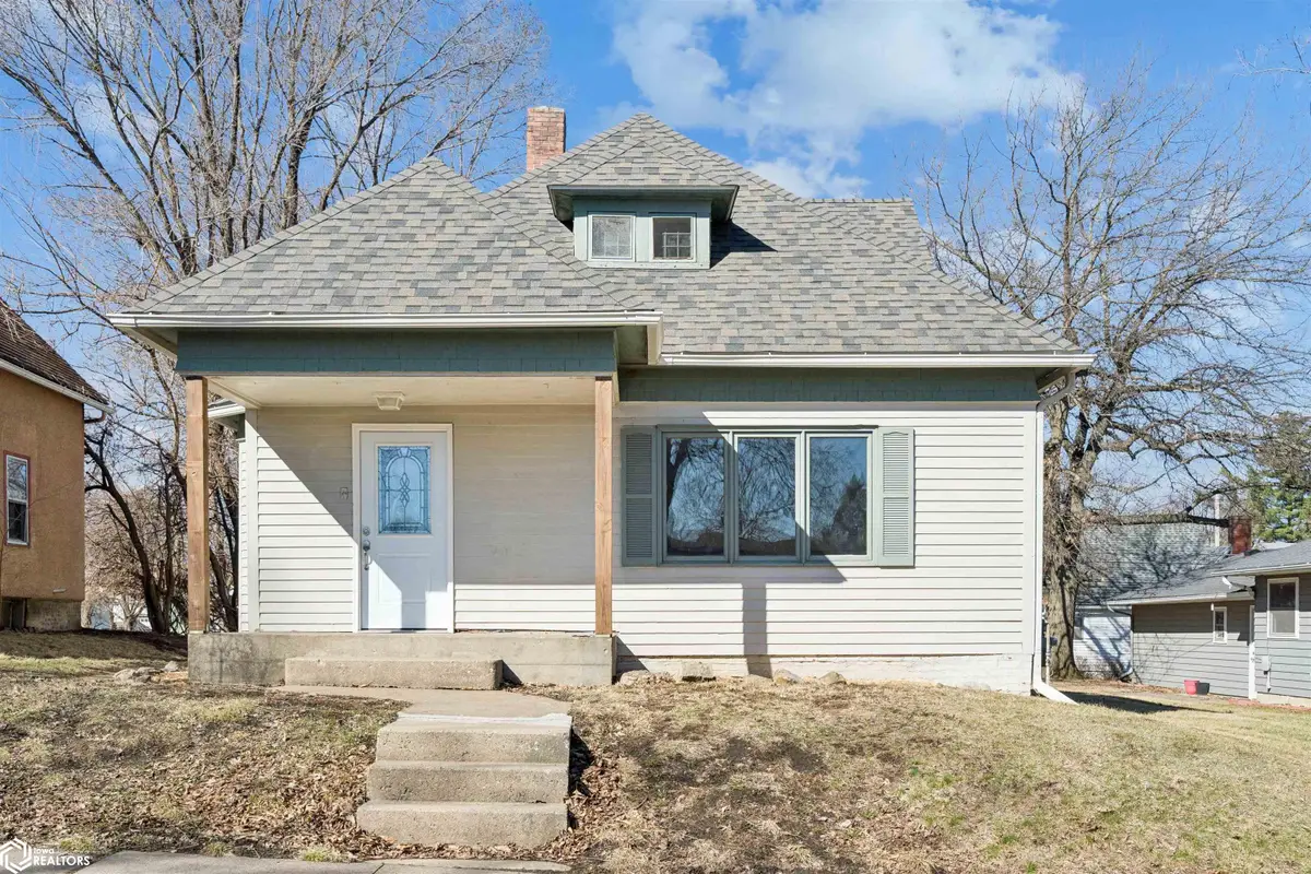 523 N B Street, Oskaloosa, IA 52577 - #1