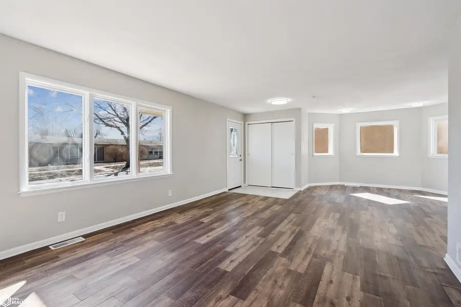 523 N B Street, Oskaloosa, IA 52577 - #3