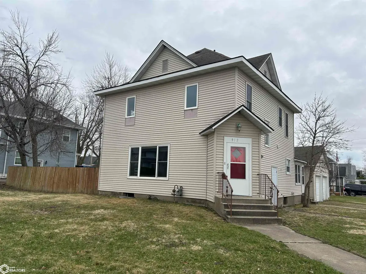912 W Church Street, Marshalltown, IA 50158 - #1