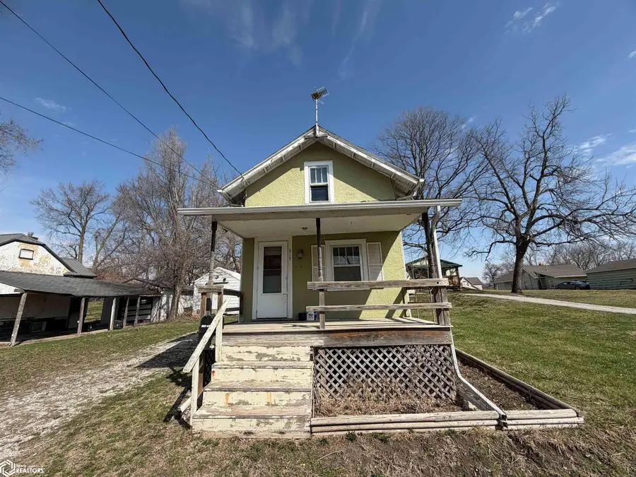 819 E Jackson Street, Centerville, IA 52544 - #2