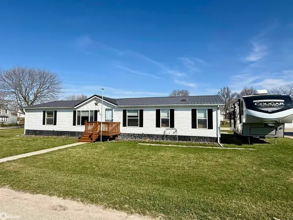 202 E Weissenburger Street, Laurel, IA 50141