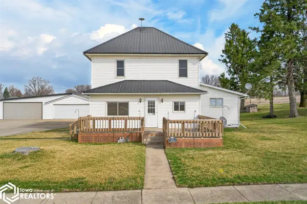 406 Carlton Street, Garwin, IA 50632