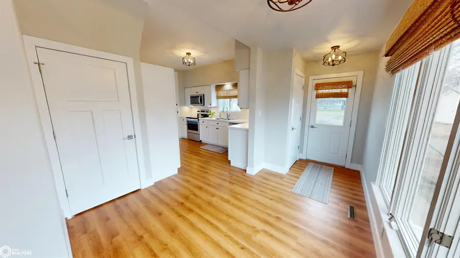 200 Washington Street, Libertyville, IA 52567 - #2