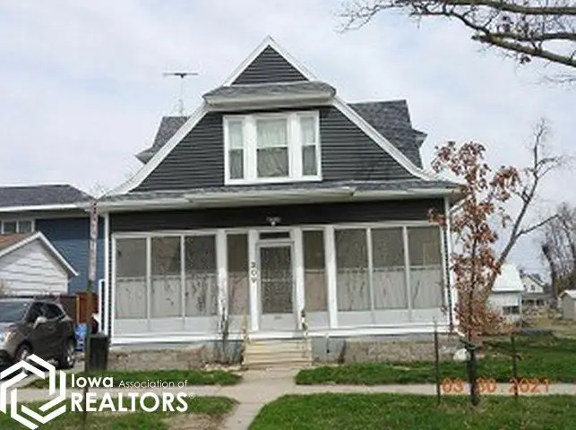 309 Summit Street, Marshalltown, IA 50158 - #1