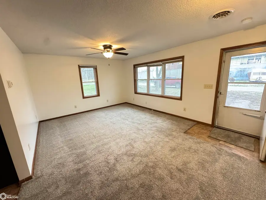 504 Pleasant Street, Oakville, IA 52646 - #3