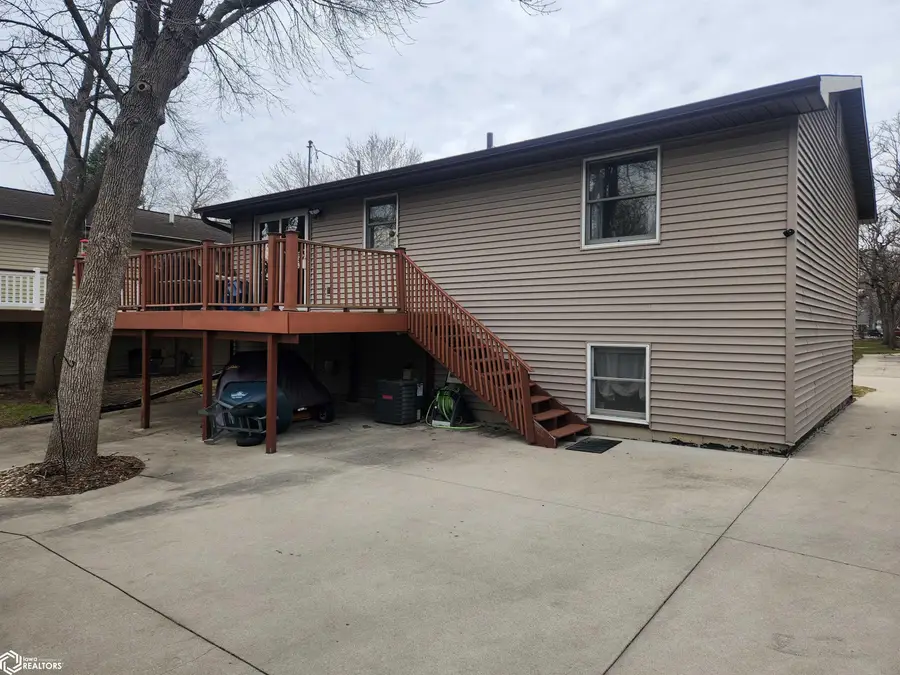 1121 15th St Ne, Mason City, IA 50401 - #2