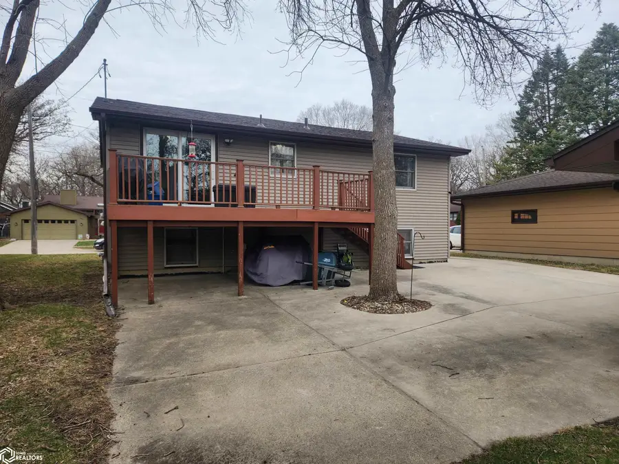 1121 15th St Ne, Mason City, IA 50401 - #3