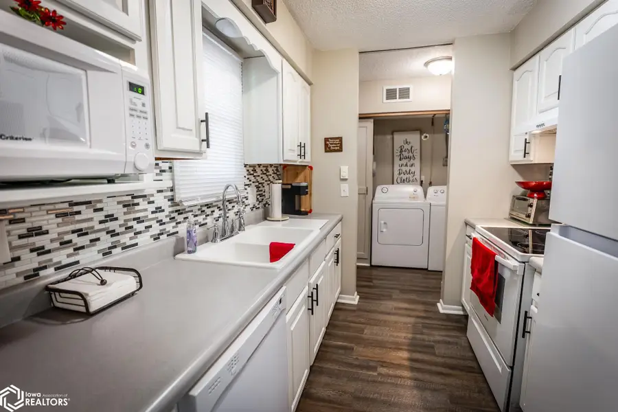 108 N Vernon Street #3, Conrad, IA 50621 - #3