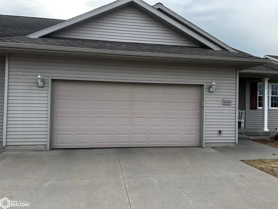 1010 W 13th Street, Tama, IA 52339 - #2