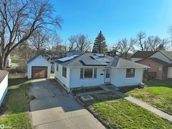 402 Newton Street, Guthrie Center, IA 50115