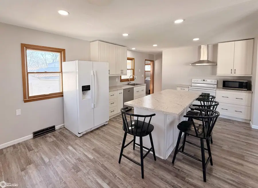 402 Newton Street, Guthrie Center, IA 50115 - #3