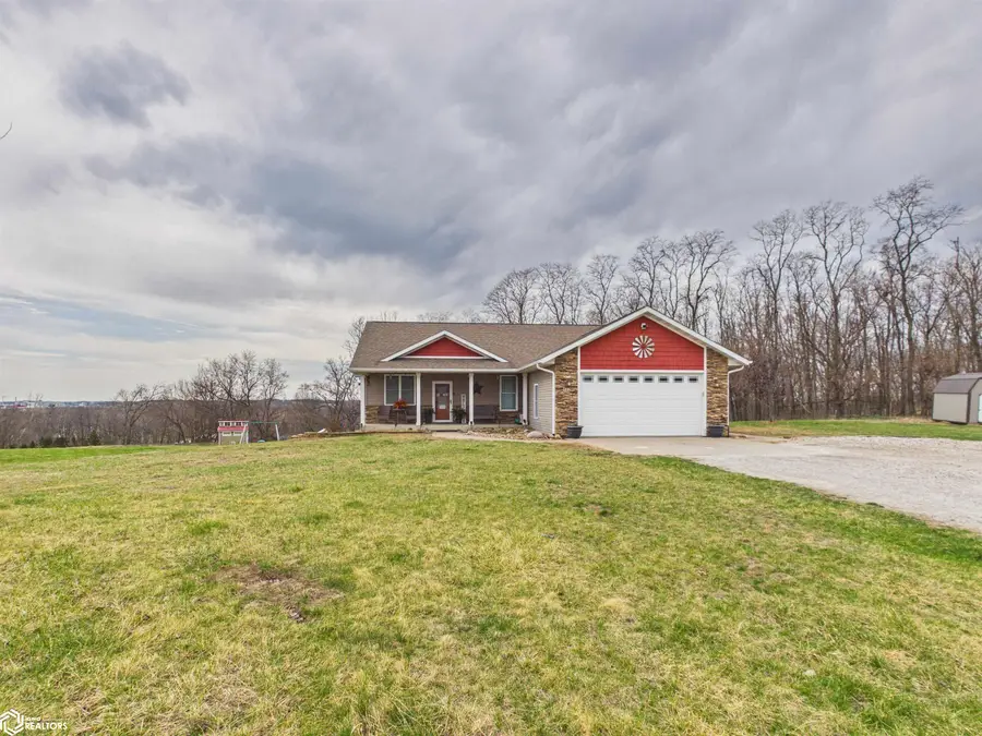 902 N Merino Avenue, Eddyville, IA 52553 - #2