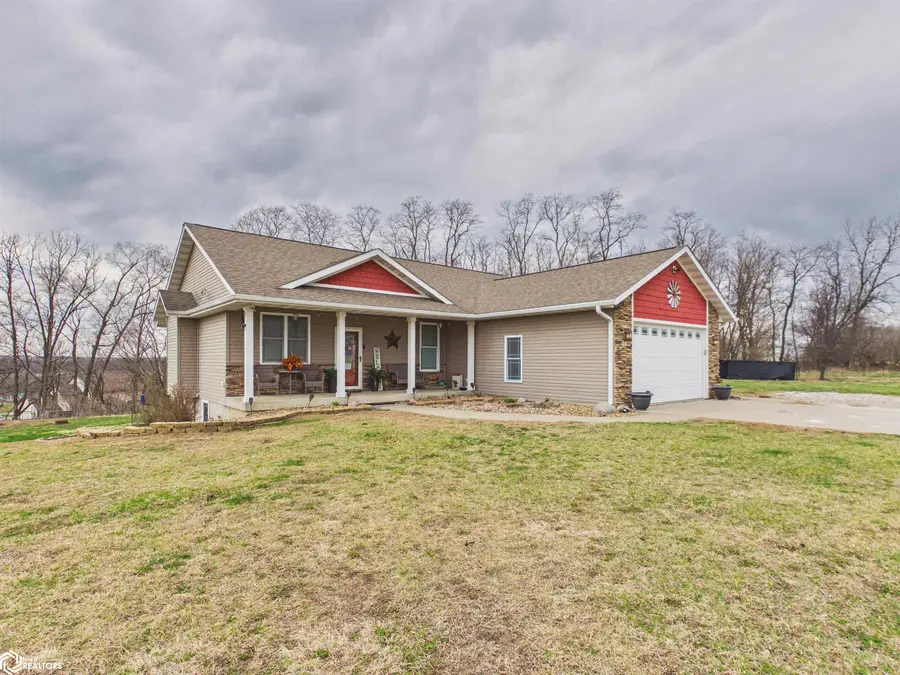 902 N Merino Avenue, Eddyville, IA 52553 - #3