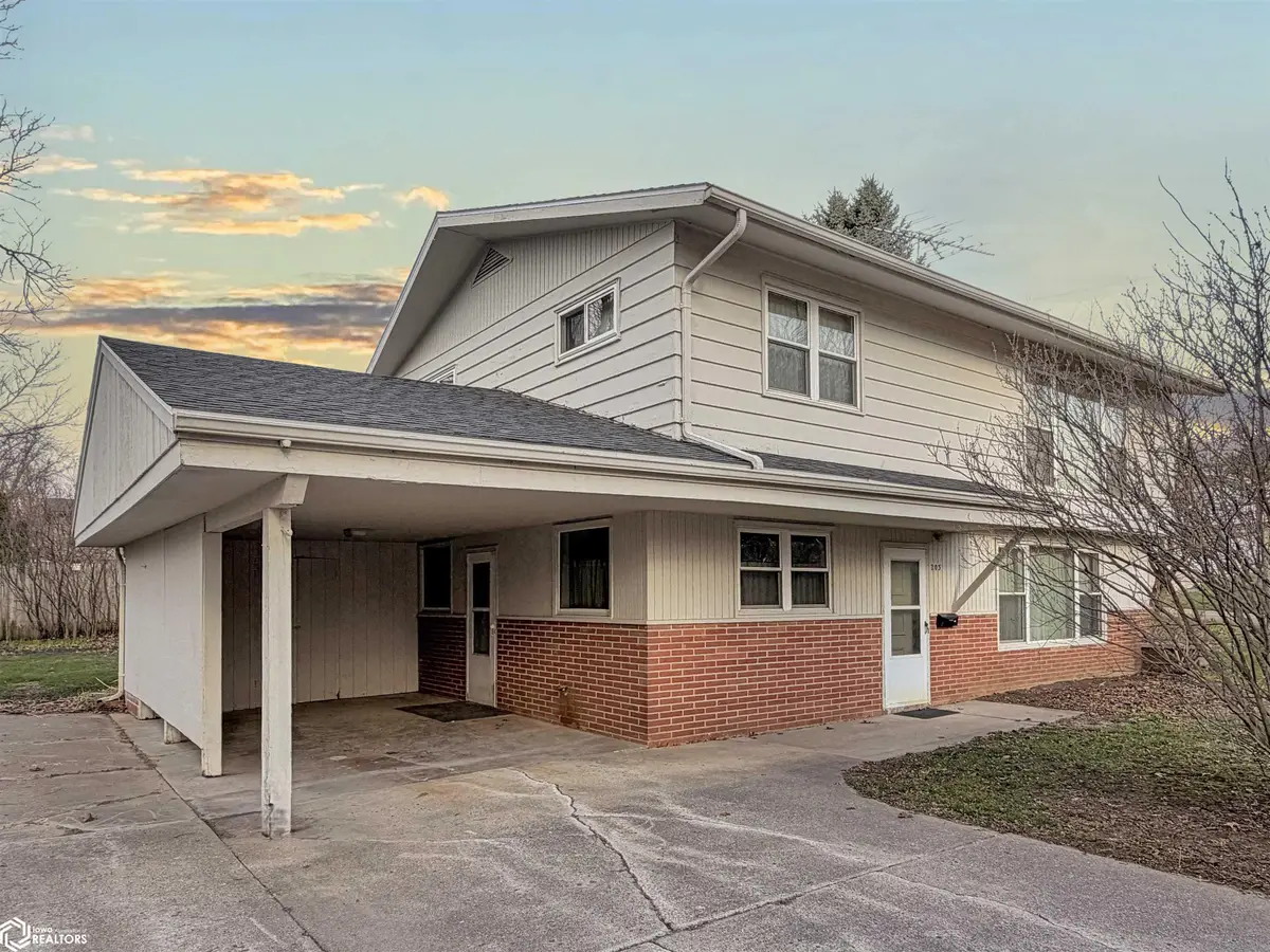 203 11th Se, Hampton, IA 50441 - #1