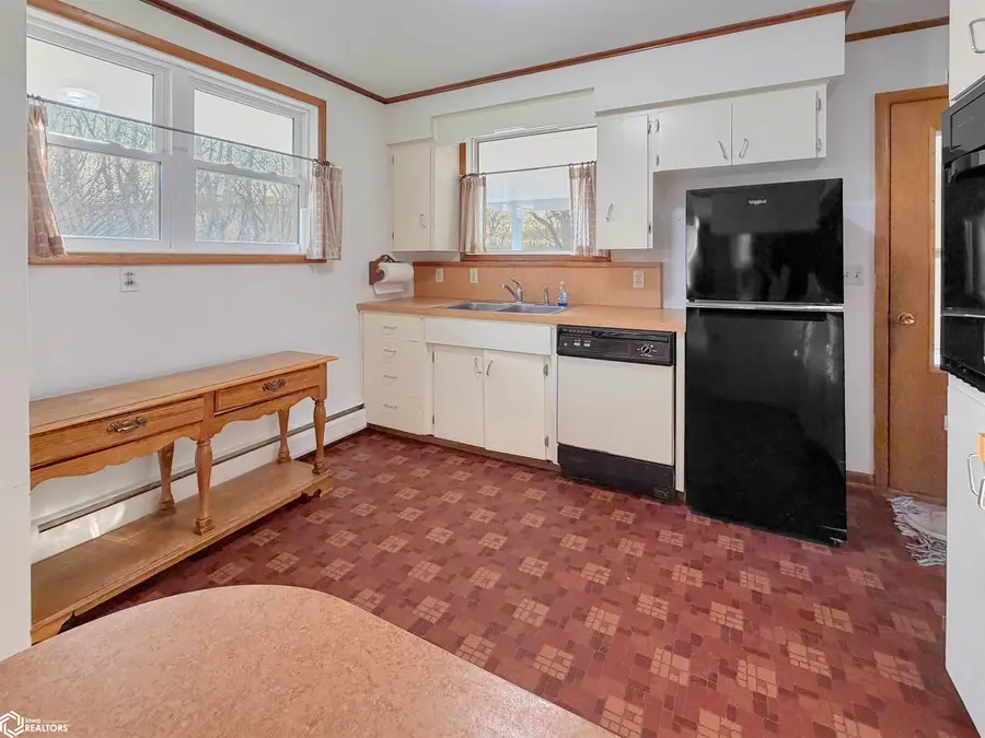 203 11th Se, Hampton, IA 50441 - #2