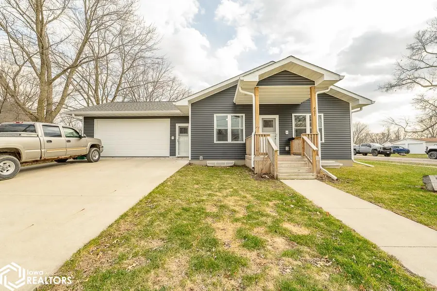 607 W Walnut Street, Bloomfield, IA 52537 - #3