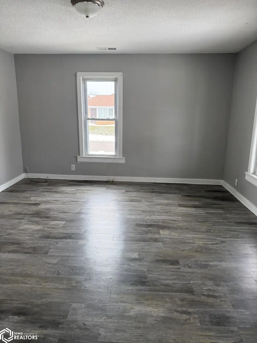 402 E Franklin Street, Bloomfield, IA 52537 - #2