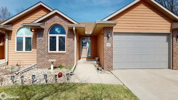 20 E Venetian Dr, Ventura, IA 50482