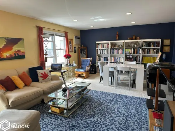 1100 University Manor Drive #B-34 & 35, Fairfield, IA 52556