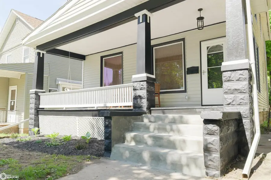 819 N 3rd Street, Burlington, IA 52601 - #3