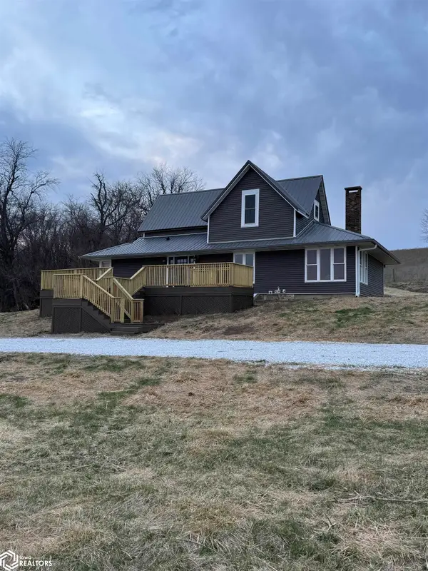 28381 202nd Avenue, Sigourney, IA 52591