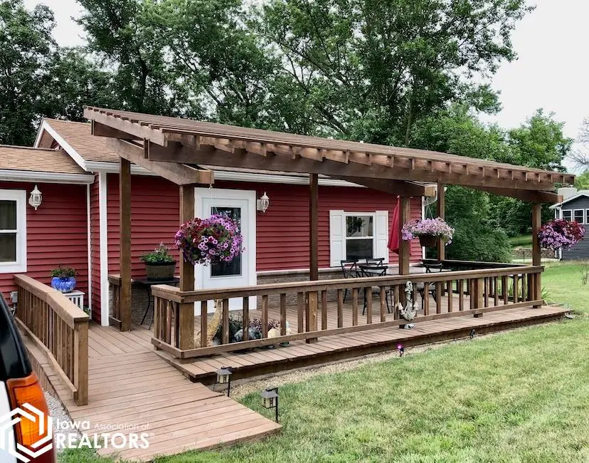 1410 E Ridge Drive, Brooklyn, IA 52211 - #2