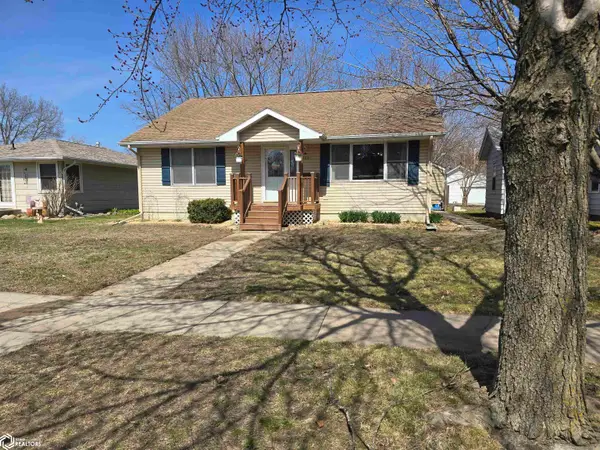 934 11th Street Ne, Mason City, IA 50401