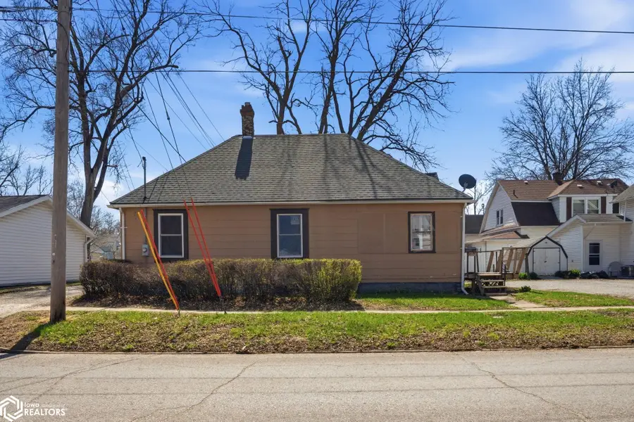 210 E Vine Street, Ottumwa, IA 52501 - #2