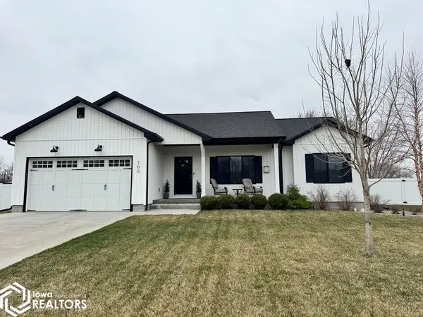 700 Oakwood Drive, Webster City, IA 50595