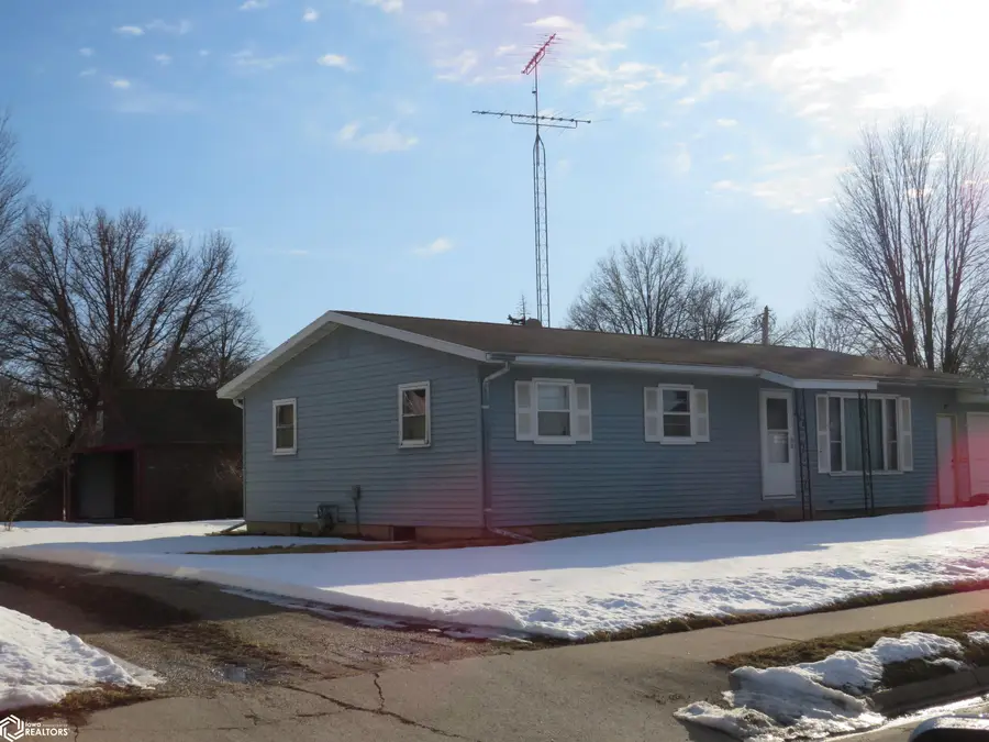 307 12th Avenue Ne, Hampton, IA 50441 - #3