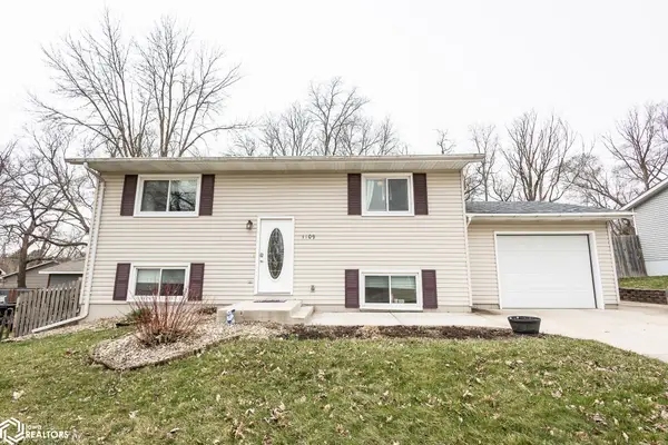 1109 S 9th Place, Clear Lake, IA 50428
