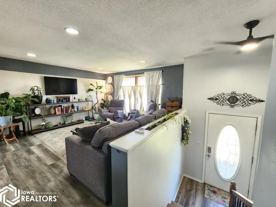 1026 N Polk Avenue, Mason City, IA 50401 - #3