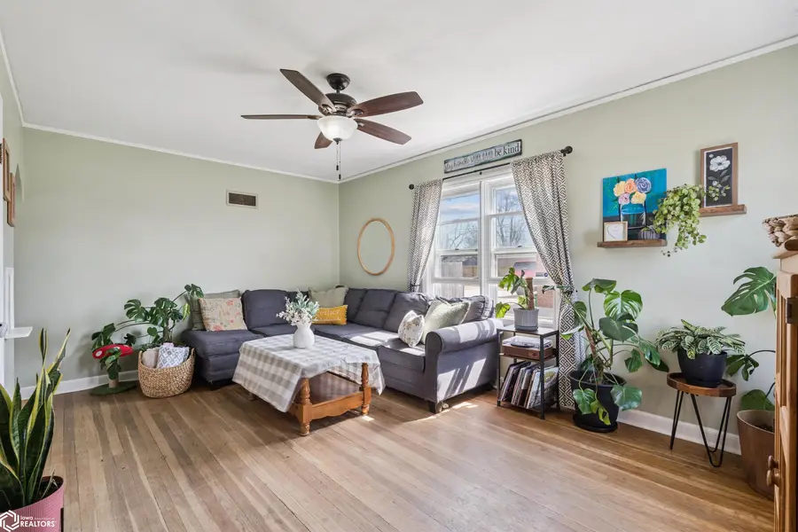 304 S 14th Avenue, Marshalltown, IA 50158 - #2