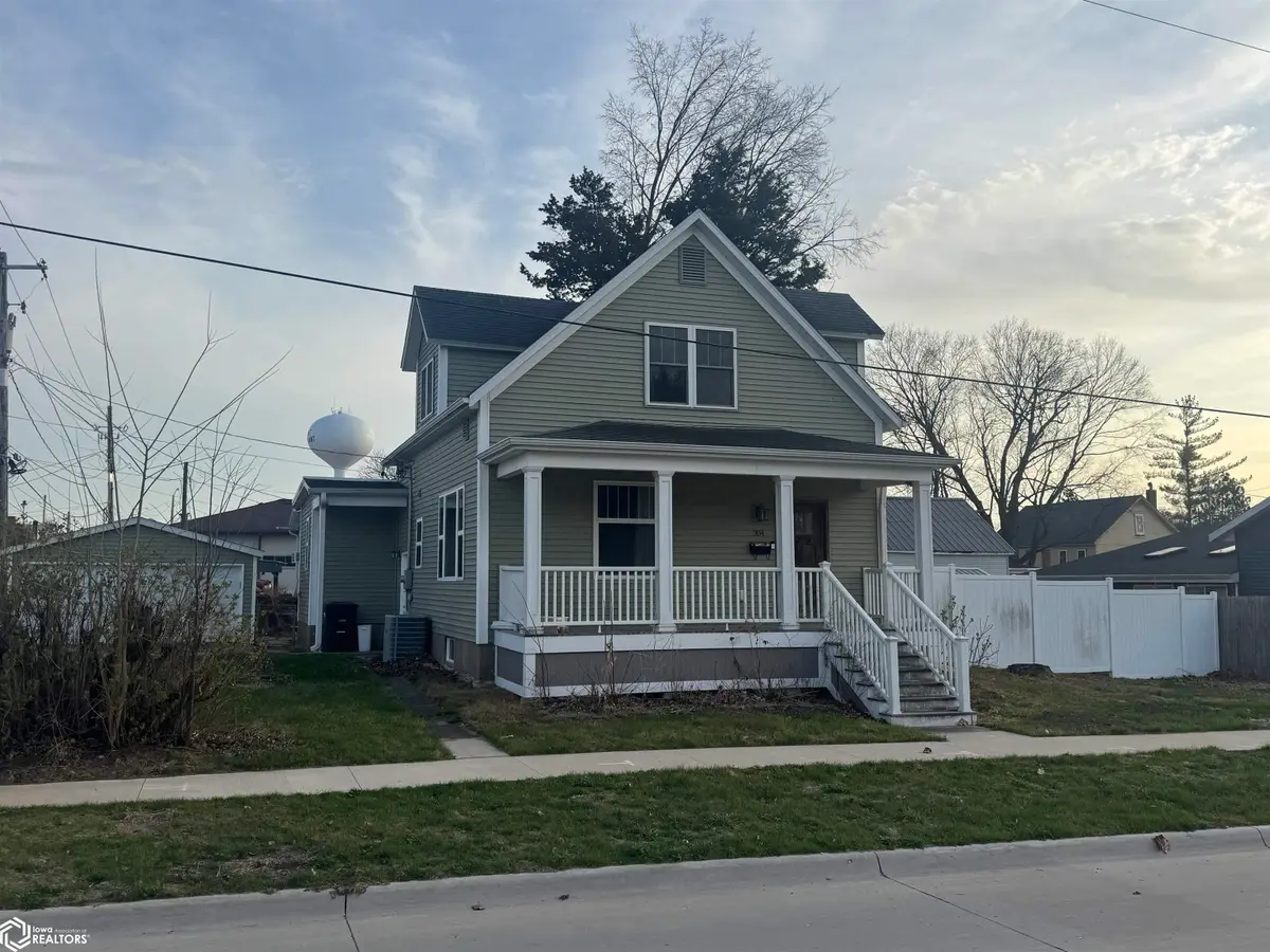 204 W Henry Street, Mount Pleasant, IA 52641 - #1