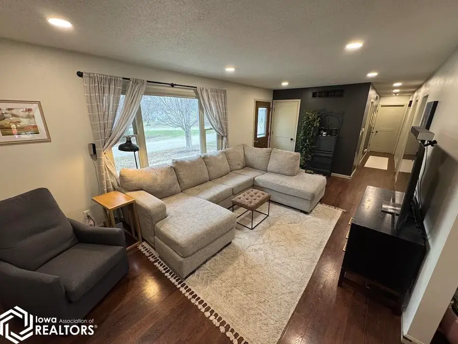 519 Livingston Street, Creston, IA 50801 - #3