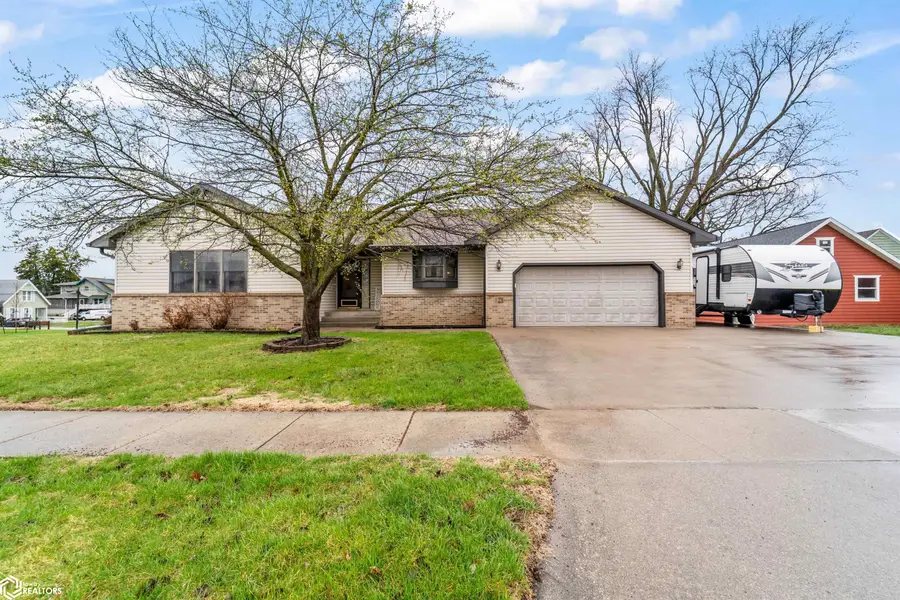 121 K Avenue, Nevada, IA 50201 - #2