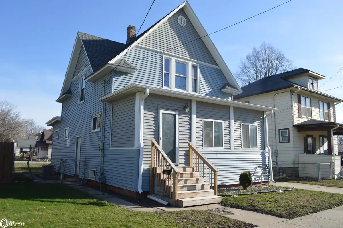 308 12th Street Nw, Mason City, IA 50401 - #1