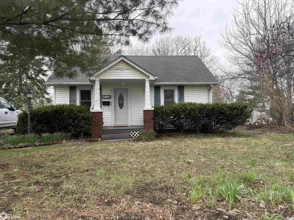 910 N 10th Street, Fairfield, IA 52556